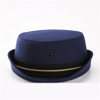 Gorra blava d'oficial de policia