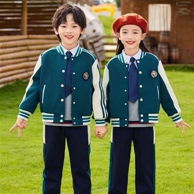 One - aturar la personalització dels uniformes escolars